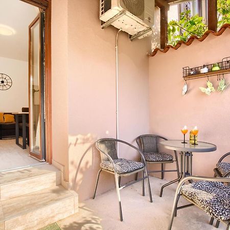 Amphitheater 3+2 Modern Apartment With Terrace, Wifi, Netflix プーラ エクステリア 写真