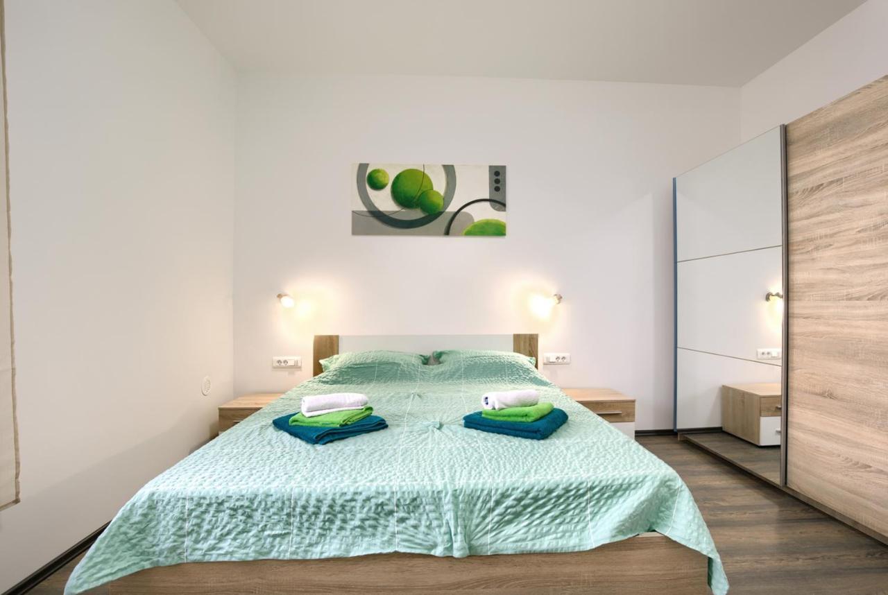Amphitheater 3+2 Modern Apartment With Terrace, Wifi, Netflix プーラ エクステリア 写真