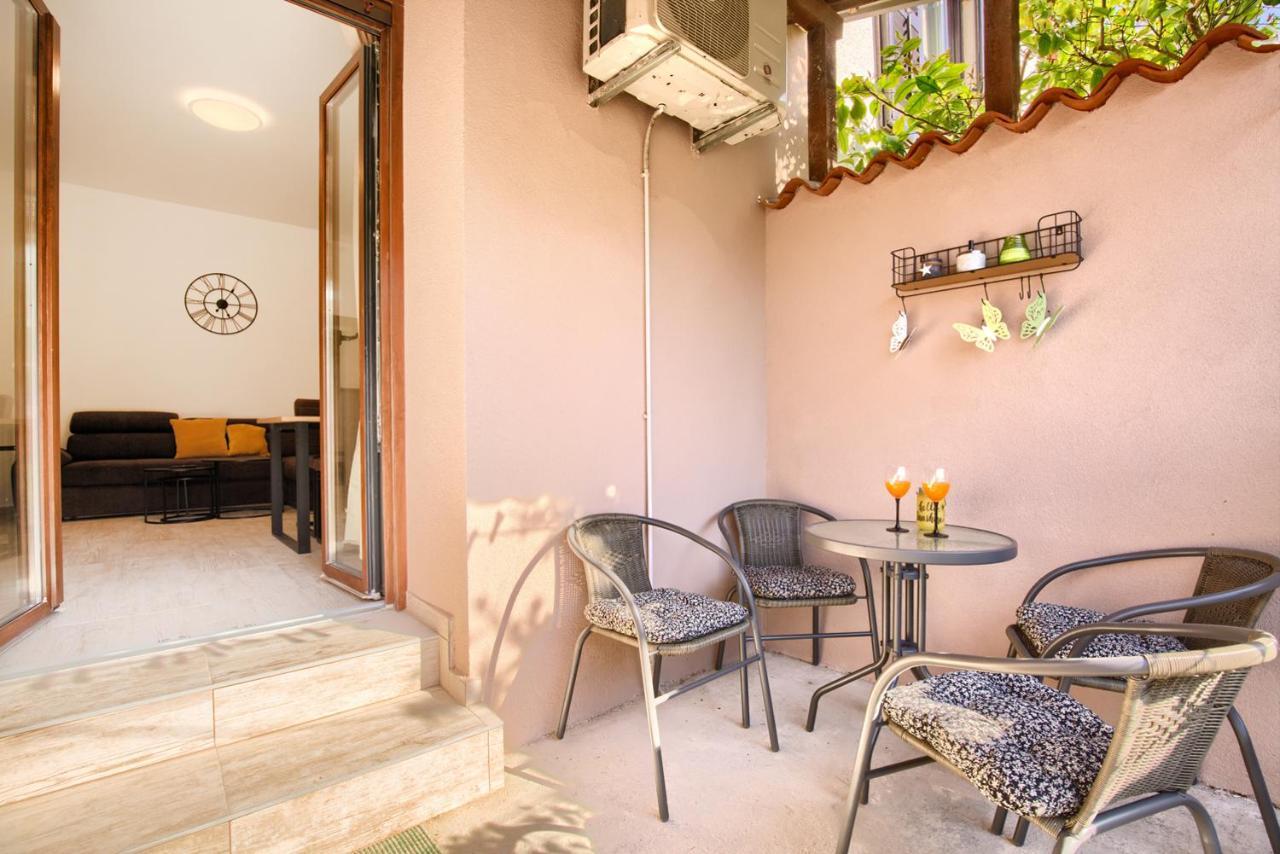 Amphitheater 3+2 Modern Apartment With Terrace, Wifi, Netflix プーラ エクステリア 写真